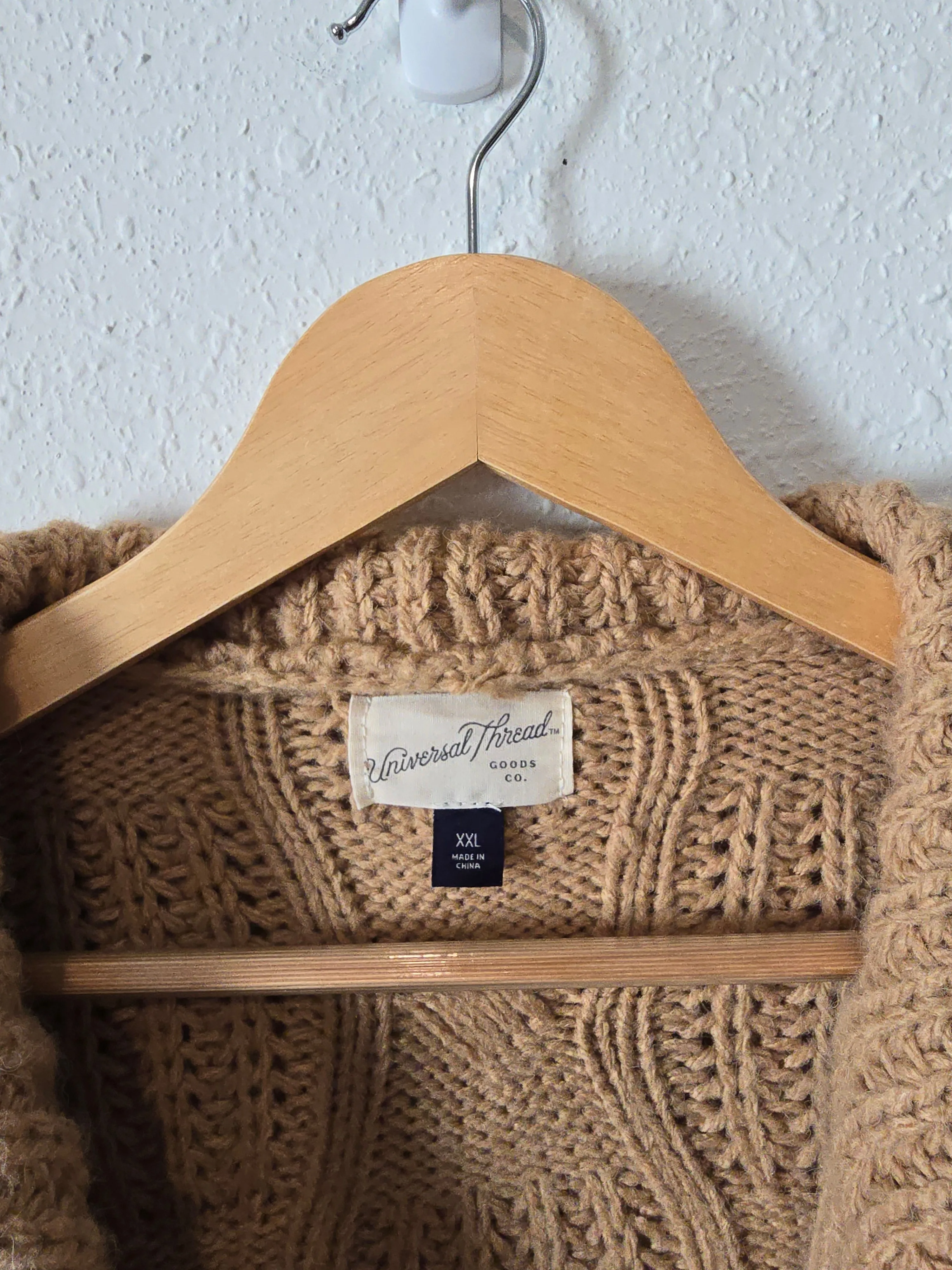 Collared Cable Knit Cardigan (XXL)