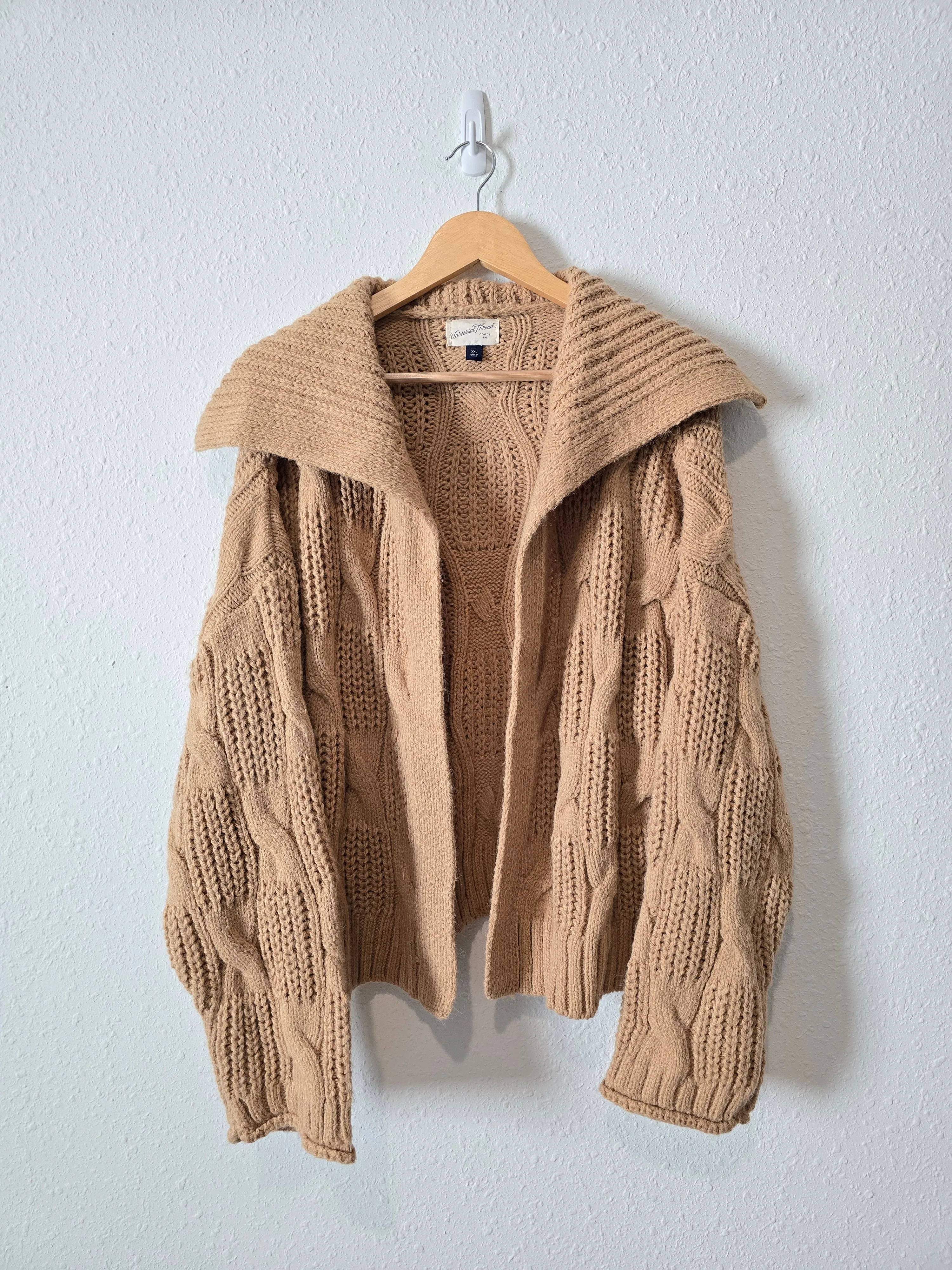 Collared Cable Knit Cardigan (XXL)