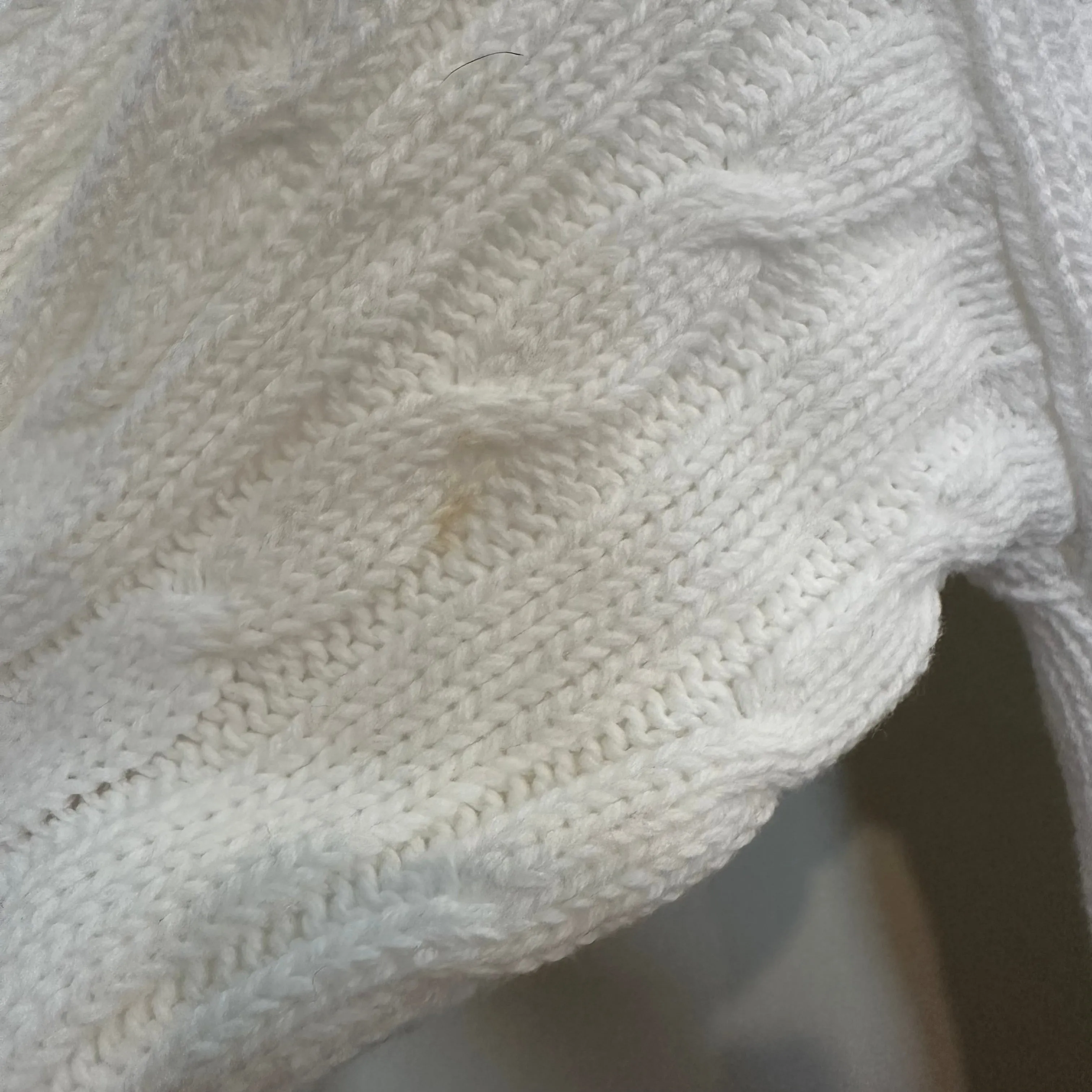 Retro Y2K V-Neck Sweater Tennis Hall of Fame 50th Anniversary White Cable Knit Large