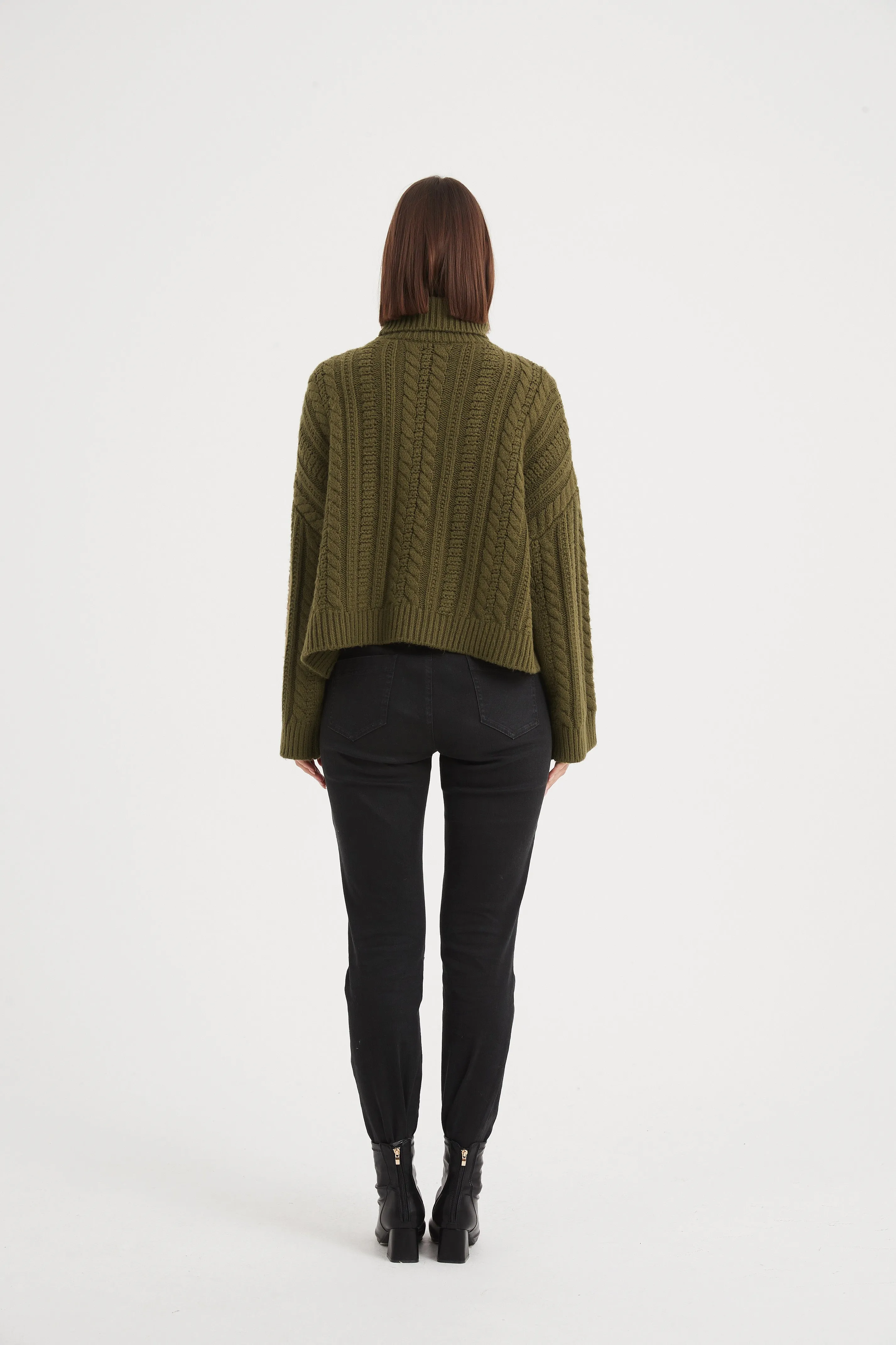 Tirelli Chunky Cable Oversized Knit